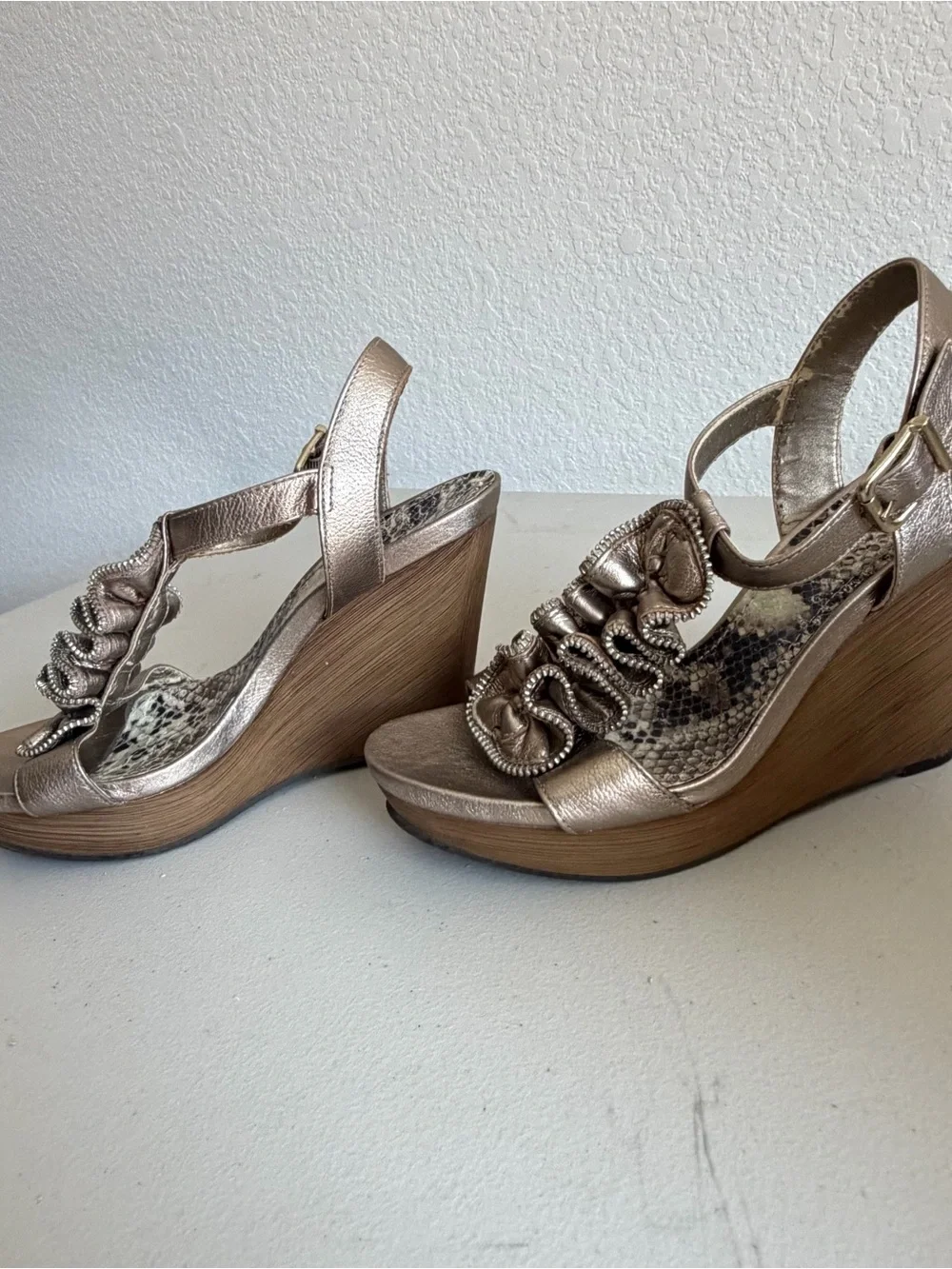 Gianni binni y2k ELLE Metallic Platform wood wedges Decorative Zipper Bow rare
